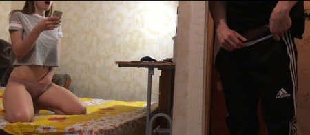 Брат вернулся домой когда сестра дрочил