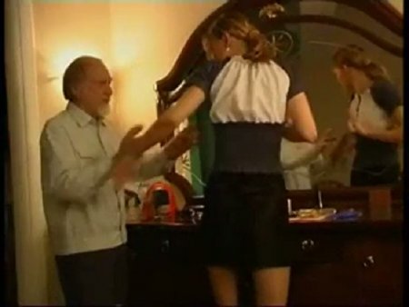 Старпер склонил к сексу собственную внучку